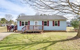 Blue Heron Cottage With Game Room, Deck And Hot Tub!